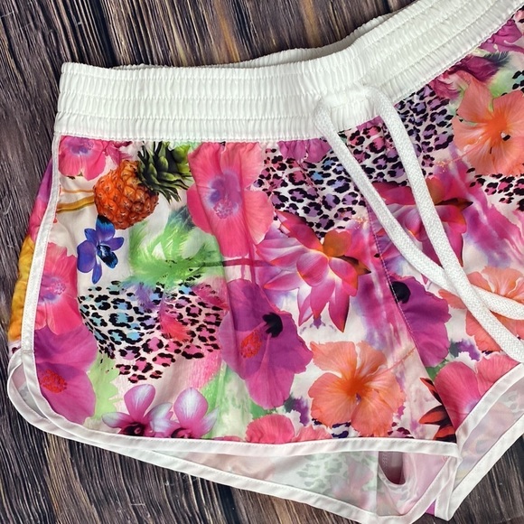 Op Woman’s Swim Shots - Picture 3 of 8